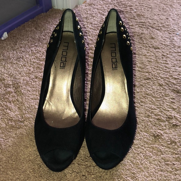 Black high heels with gold studs - Picture 2 of 4